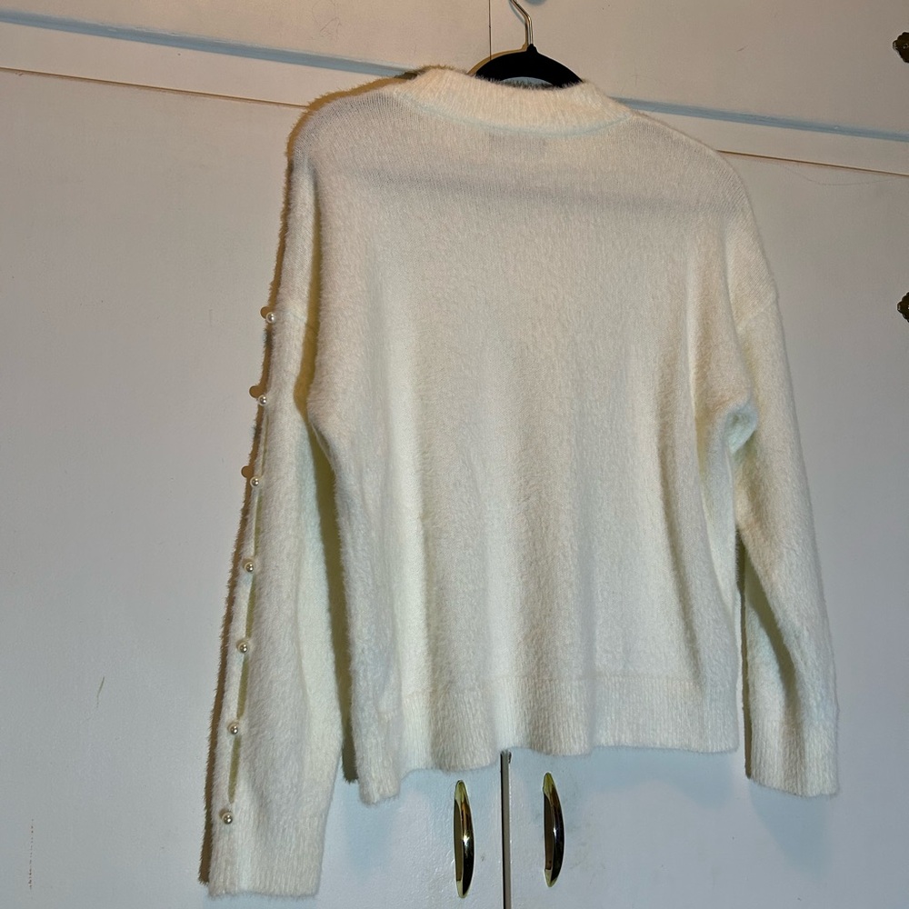 Chic nikkak Cream Women's Crew Neck Sweater - Picture 7 of 12